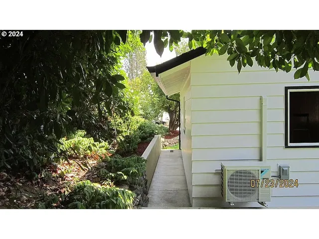 $329,000 | 591 Northwest Fairchild Street, Canyonville, OR 97417