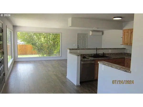 $329,000 | 591 Northwest Fairchild Street, Canyonville, OR 97417