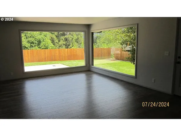 $329,000 | 591 Northwest Fairchild Street, Canyonville, OR 97417