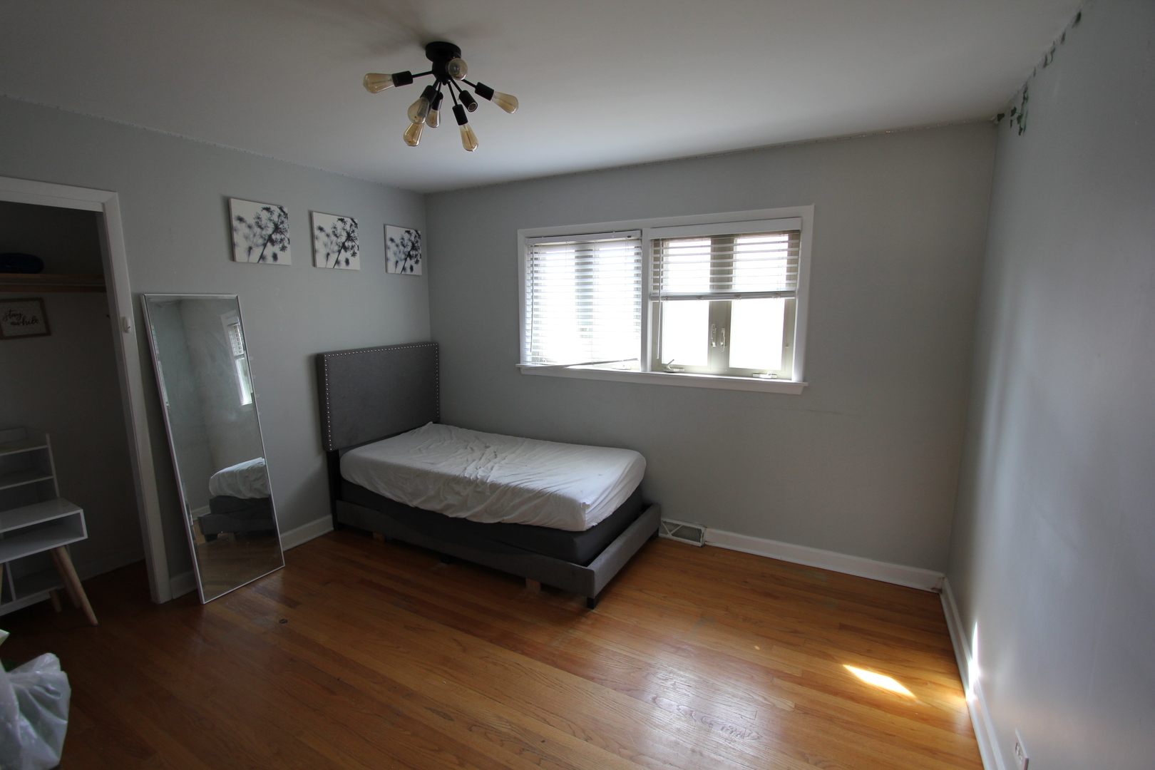 5037 Ridgewood Avenue Norridge, IL 60706 - Photo 5 of 12 Gallery Image 5