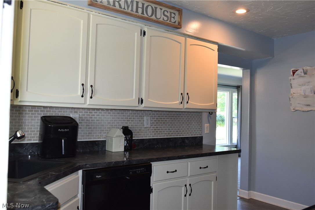 32019 Densmore Road Willowick, OH 44095 - Photo 11 of 30