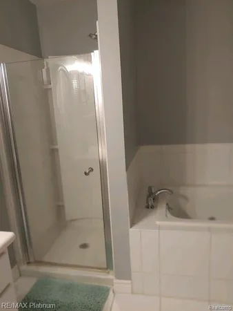 $2,700 | 481 Village Oaks Court, Ann Arbor, MI 48103