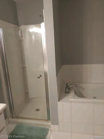 $2,700 | 481 Village Oaks Court, Ann Arbor, MI 48103