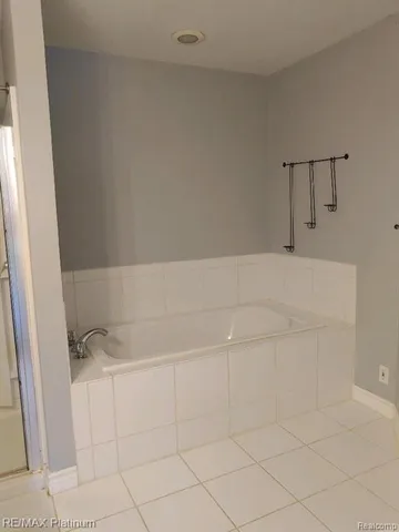 $2,700 | 481 Village Oaks Court, Ann Arbor, MI 48103