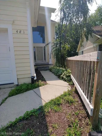 $2,700 | 481 Village Oaks Court, Ann Arbor, MI 48103