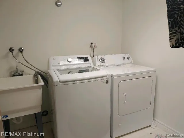 $2,700 | 481 Village Oaks Court, Ann Arbor, MI 48103