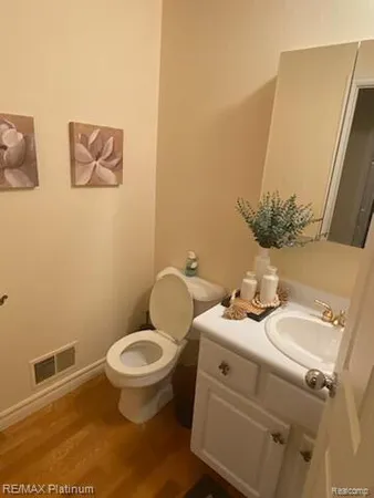 $2,700 | 481 Village Oaks Court, Ann Arbor, MI 48103