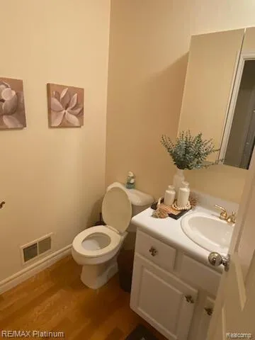 $2,700 | 481 Village Oaks Court, Ann Arbor, MI 48103