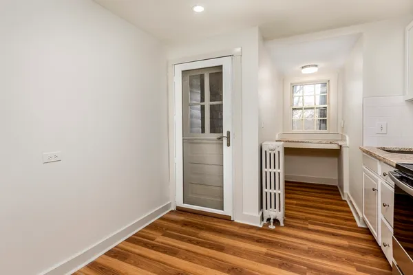 $1,850 | 102 Washington Street, Unit 1, Marblehead, MA 01945