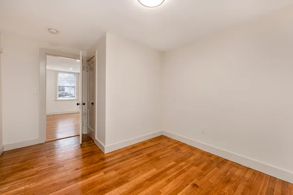 $1,850 | 102 Washington Street, Unit 1, Marblehead, MA 01945