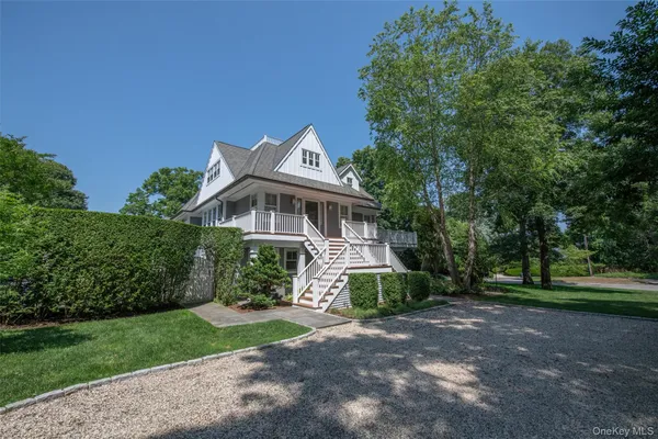 $3,950,000 | 13 Peathole Lane, Bellport, NY 11713