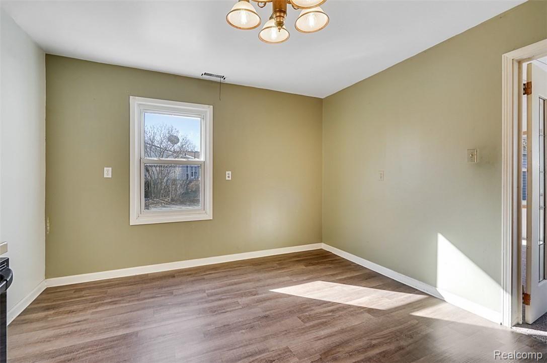 3965 Queensbury Road Lake Orion, MI 48359 - Photo 8 of 22 dsc05595-dsc05597.jpg