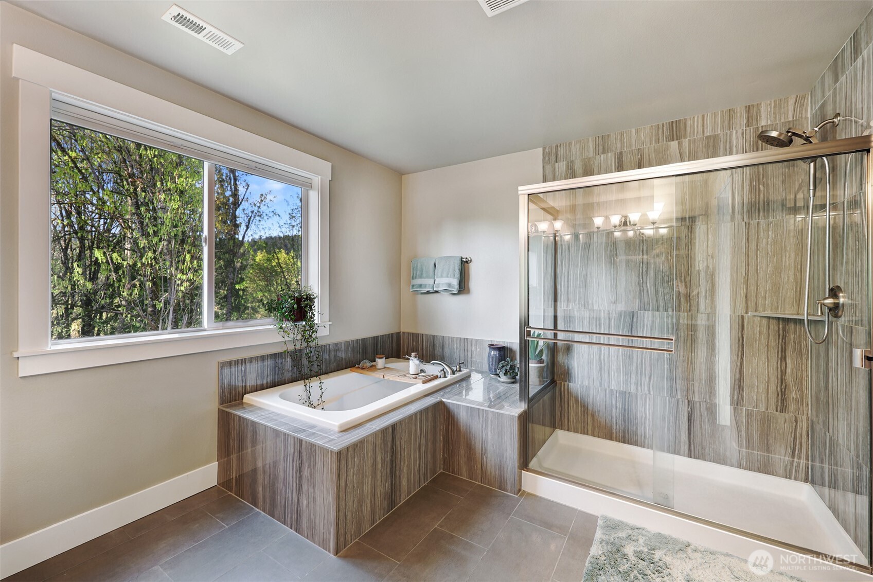 4720 Northeast 25th Street Renton, WA 98059 - Photo 23 of 40