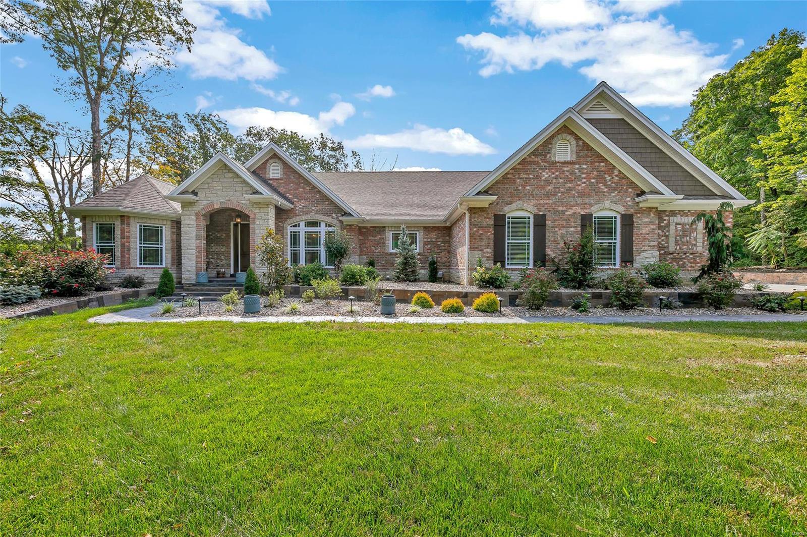 740 Crown Pointe Farms Defiance, MO 63341 - Photo 2 of 70