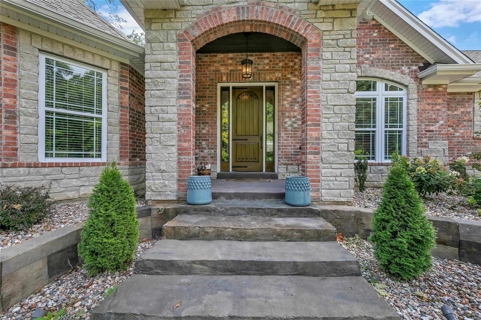 740 Crown Pointe Farms Defiance, MO 63341 - Photo 3 of 70