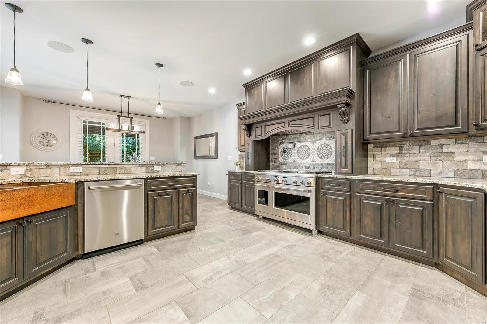 740 Crown Pointe Farms Defiance, MO 63341 - Photo 21 of 70