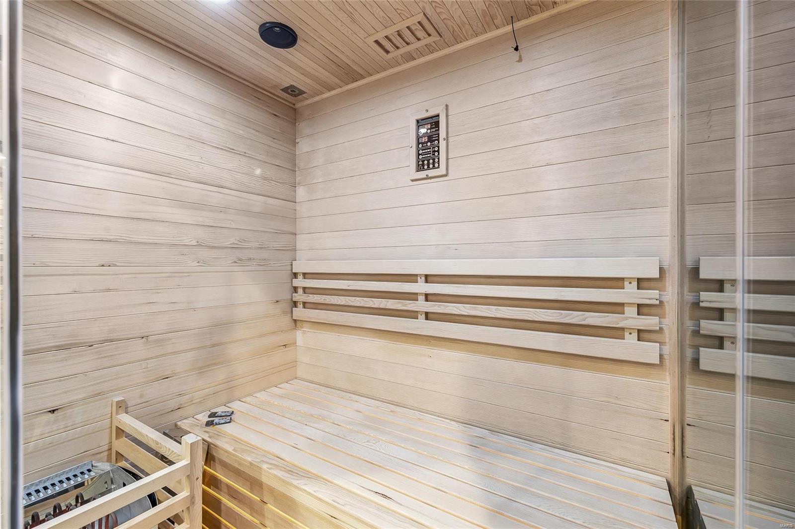 740 Crown Pointe Farms Defiance, MO 63341 - Photo 43 of 70