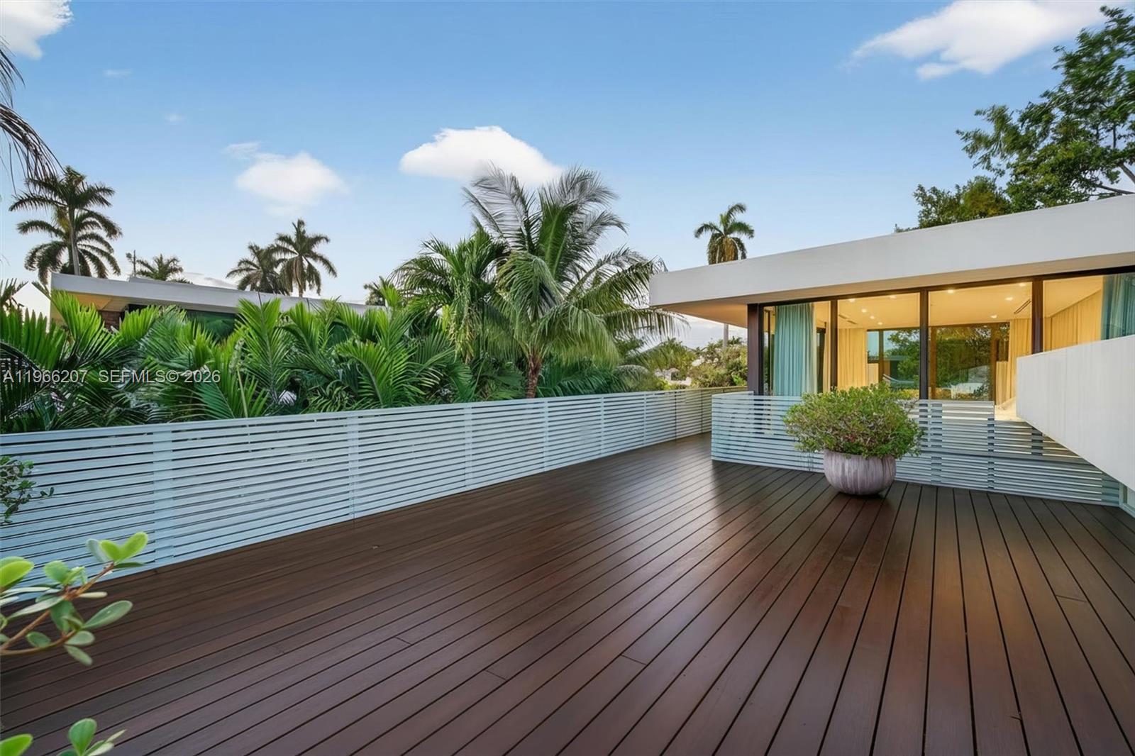 2300 Sunset Drive Miami Beach, FL 33140 - Photo 18 of 34