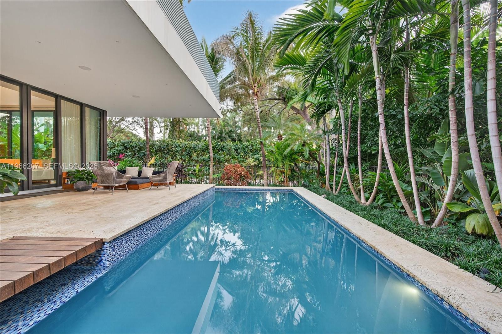 2300 Sunset Drive Miami Beach, FL 33140 - Photo 22 of 34