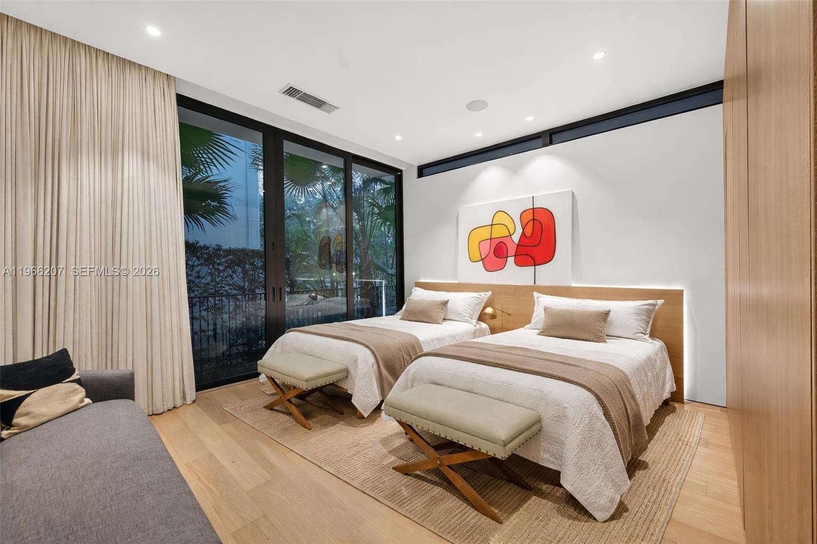 2300 Sunset Drive Miami Beach, FL 33140 - Photo 24 of 34