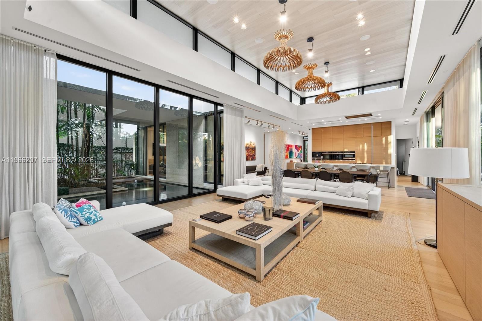 2300 Sunset Drive Miami Beach, FL 33140 - Photo 5 of 34