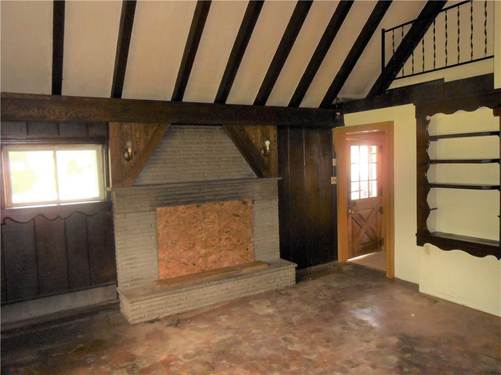 330 Chicora Road Butler, PA 16001 - Photo 3 of 24