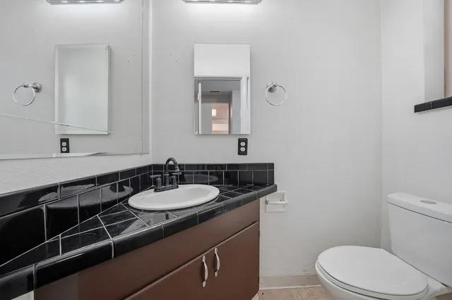 $890,000 | 6495 Pettinger Road, Valley Springs, CA 95252