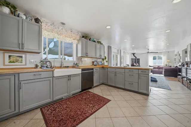 $890,000 | 6495 Pettinger Road, Valley Springs, CA 95252