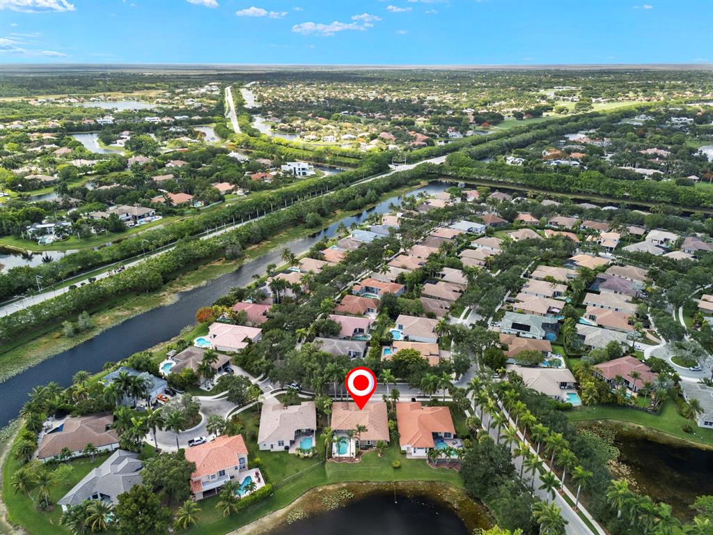 3707 Oak Ridge Circle Weston, FL 33331 - Photo 41 of 47 an aerial view of residential building and lake