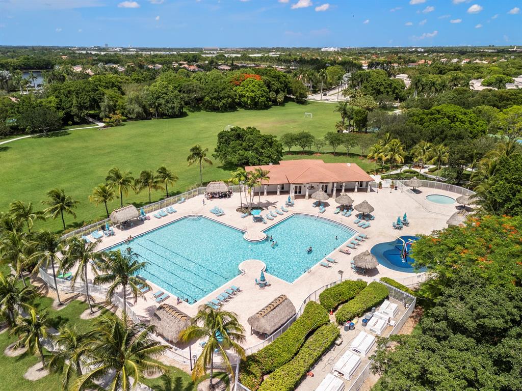 3707 Oak Ridge Circle Weston, FL 33331 - Photo 44 of 47 an aerial view of a house with a garden