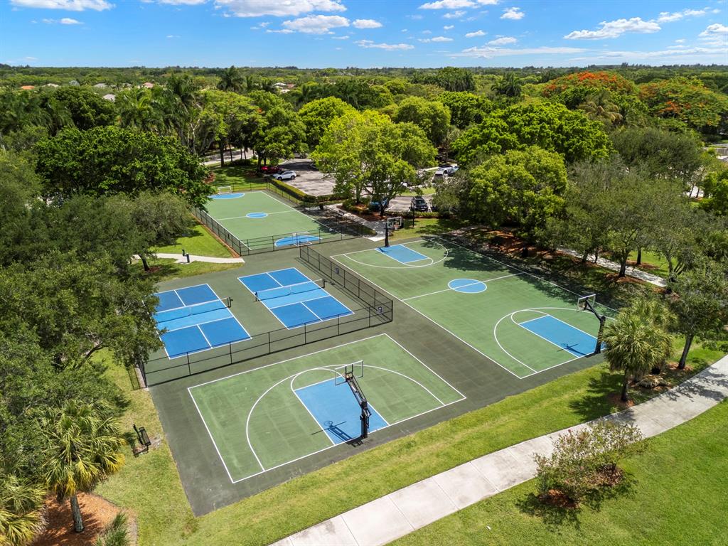 3707 Oak Ridge Circle Weston, FL 33331 - Photo 46 of 47 a view of a tennis court