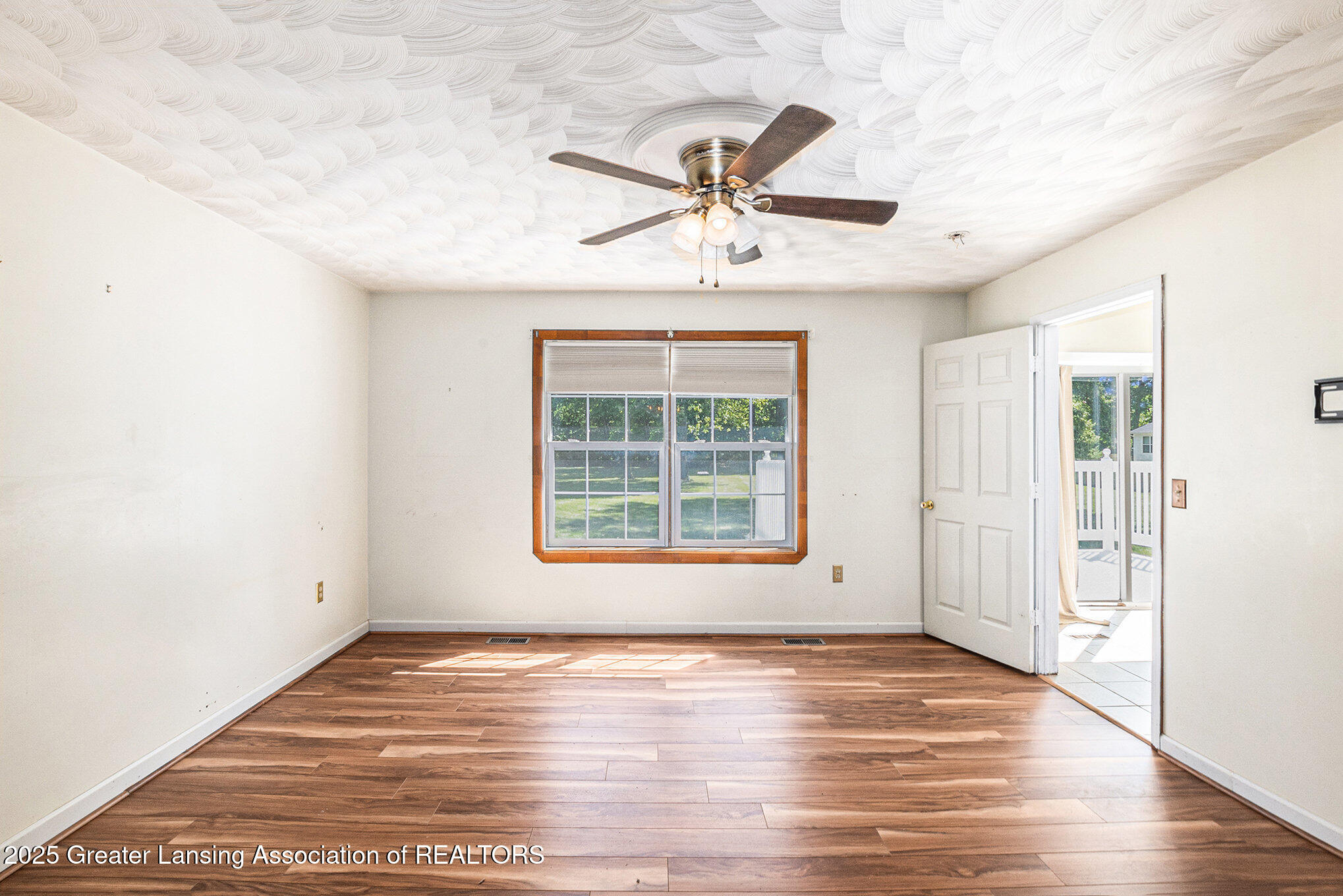 5327 Hughes Road Lansing, MI 48911 - Photo 11 of 27 011_file_616