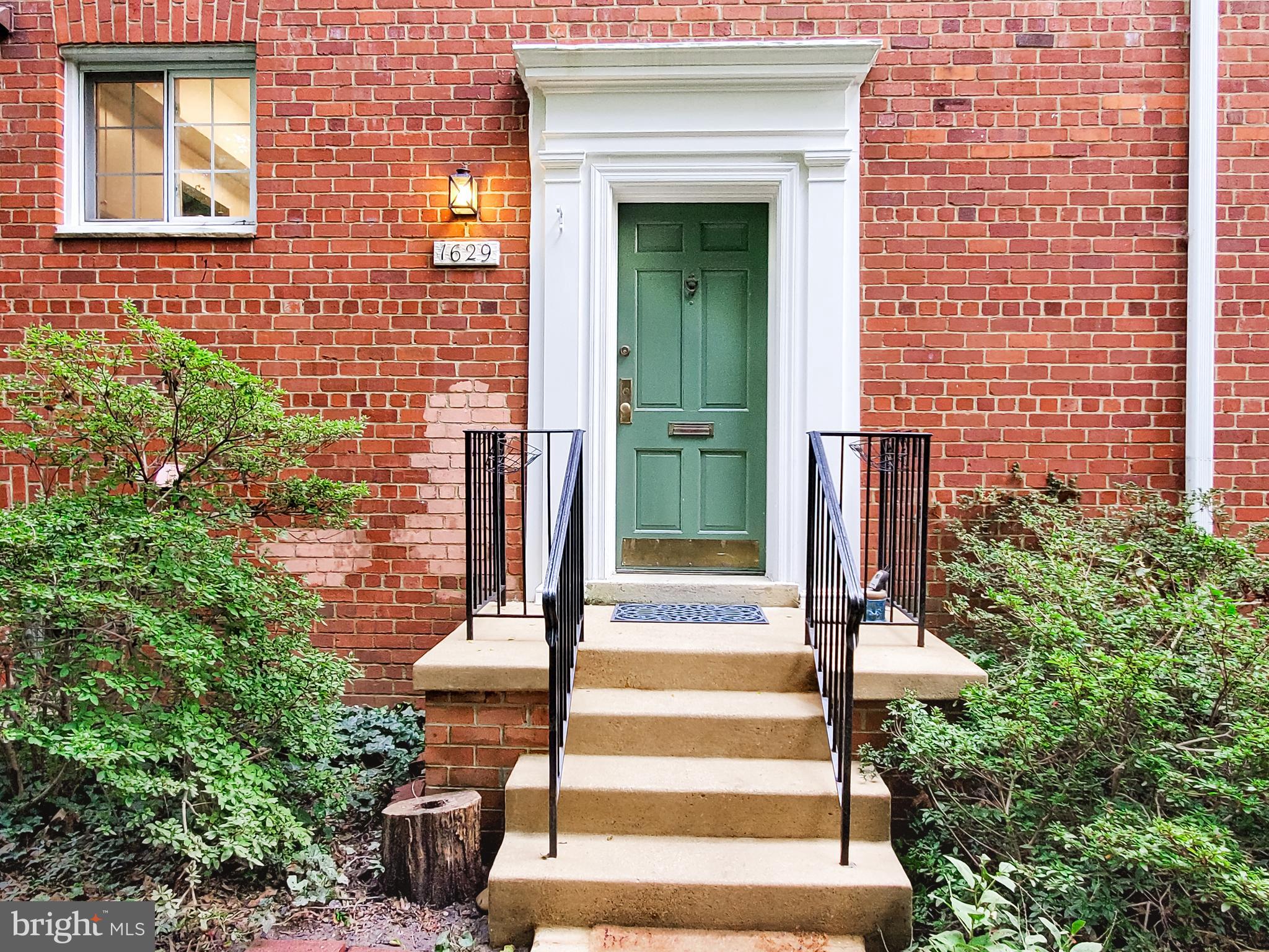 1629 Preston Road Alexandria, VA 22302 - Photo 1 of 27