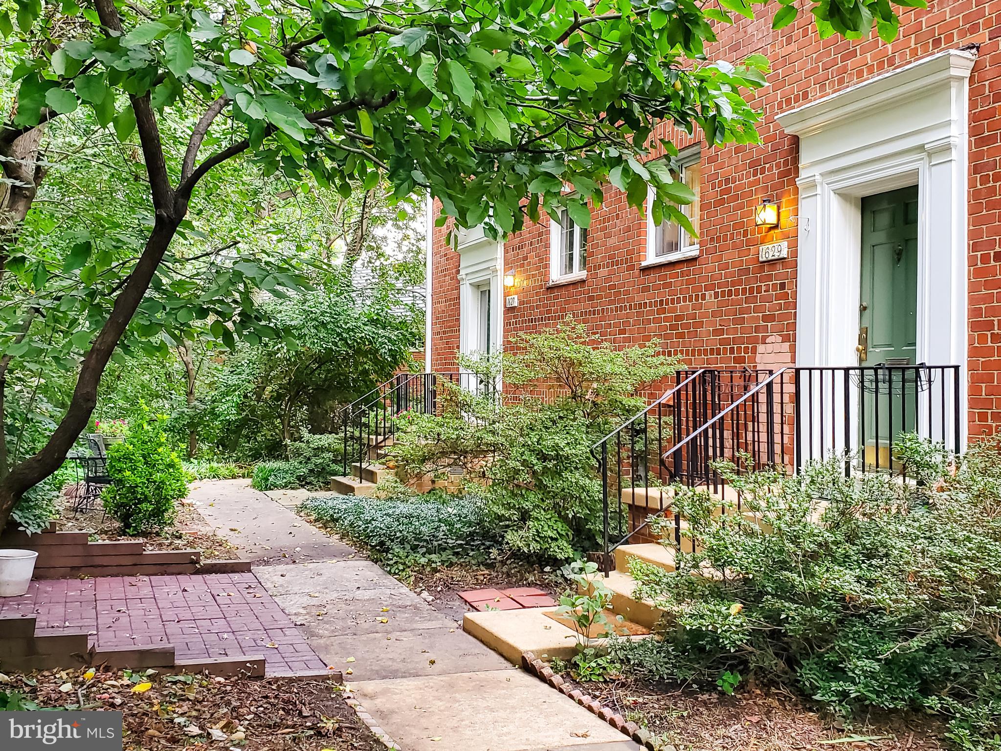 1629 Preston Road Alexandria, VA 22302 - Photo 2 of 27