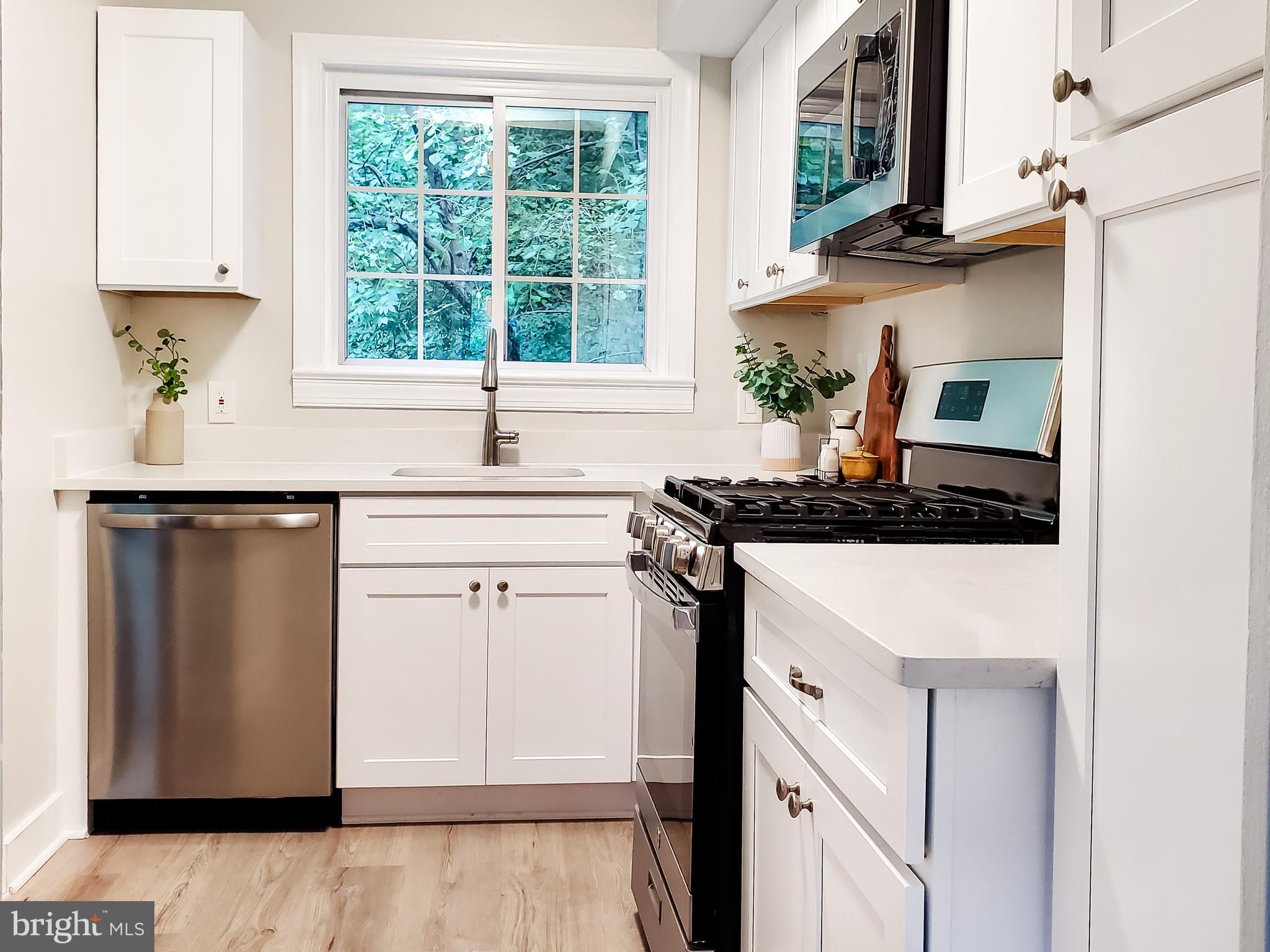 1629 Preston Road Alexandria, VA 22302 - Photo 5 of 27