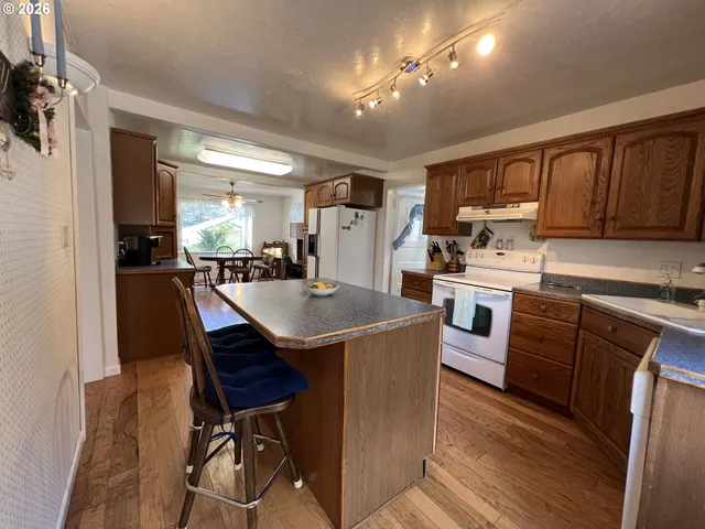 $335,000 | 108-110 Park Avenue, Seneca, OR 97873