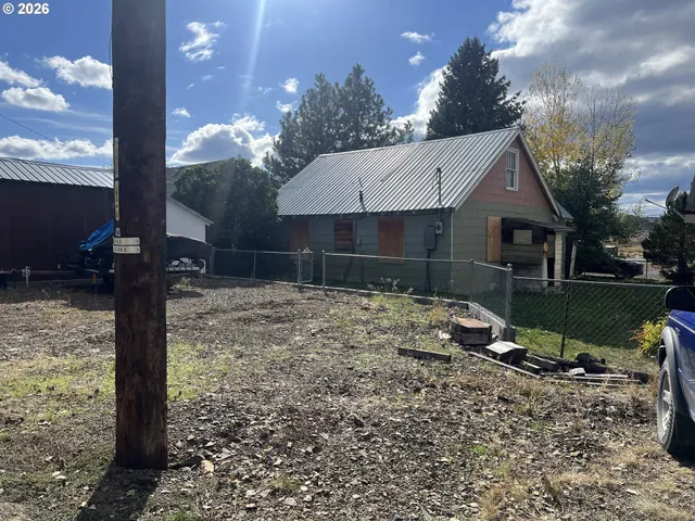 $335,000 | 108-110 Park Avenue, Seneca, OR 97873