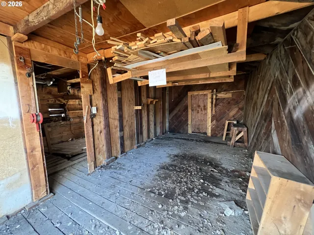 $335,000 | 108-110 Park Avenue, Seneca, OR 97873