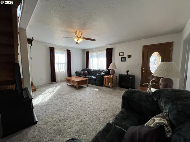 $335,000 | 108-110 Park Avenue, Seneca, OR 97873