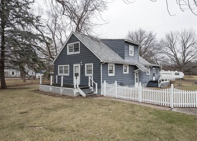 $239,900 | 1819 Coyne Center Road, Milan, IL 61264