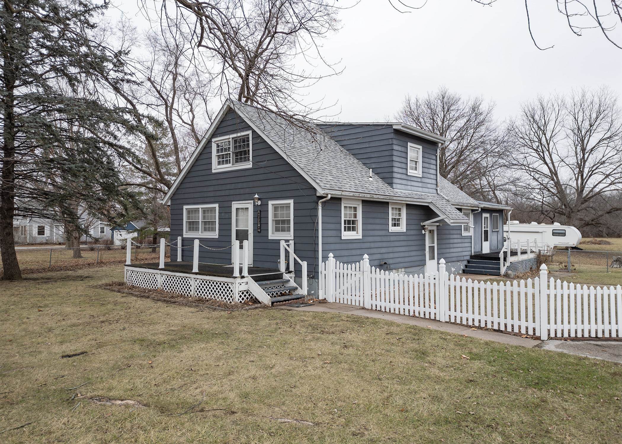 1819 Coyne Center Road Milan, IL 61264 - Photo 1 of 32