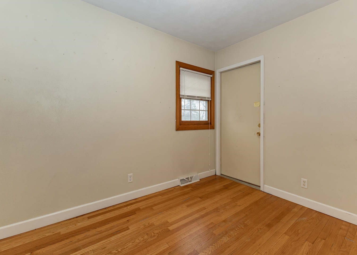 1819 Coyne Center Road Milan, IL 61264 - Photo 11 of 32