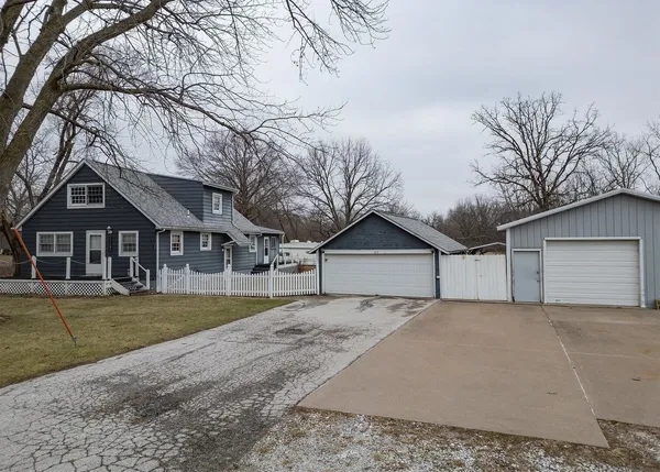 $239,900 | 1819 Coyne Center Road, Milan, IL 61264