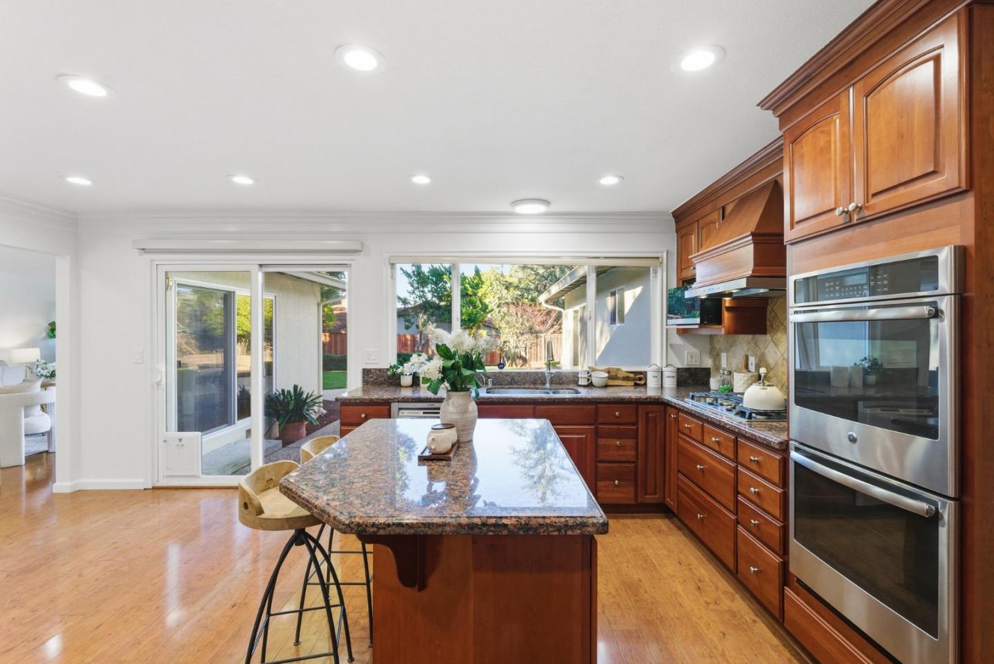 1115 Covington Road Los Altos, CA 94024 - Photo 8 of 46