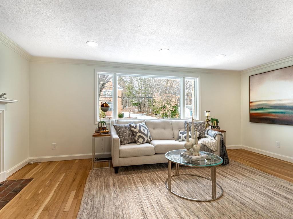 22 Thomas Road Lynnfield, MA 01940 - Photo 6 of 31 Gallery Image 6