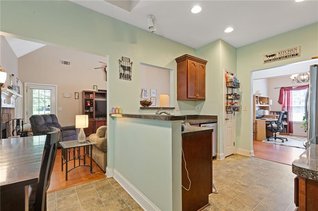 102 Reservation View Dallas, GA 30132 - Photo 12 of 41 Gallery Image 12