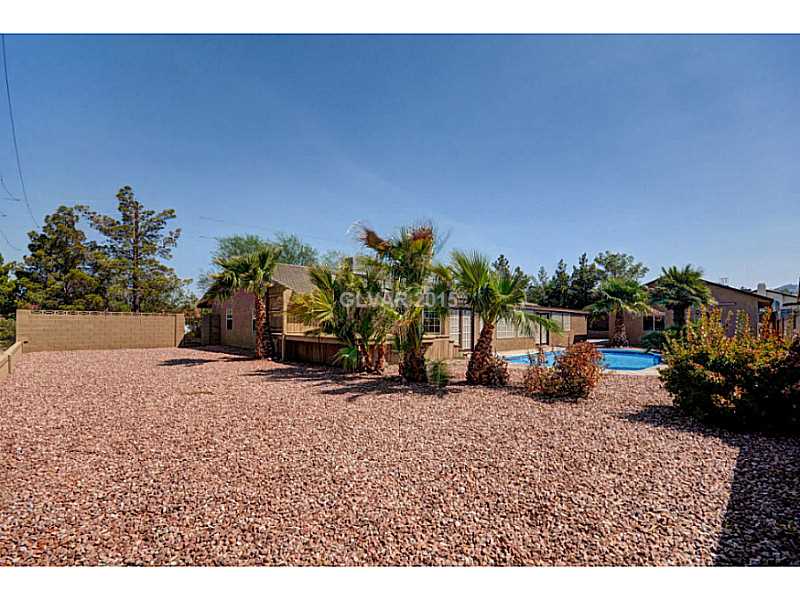 416 Blackridge Road Henderson, NV 89015 - Photo 31 of 35 Property Photo. Huge side yard area ready for your imagination!