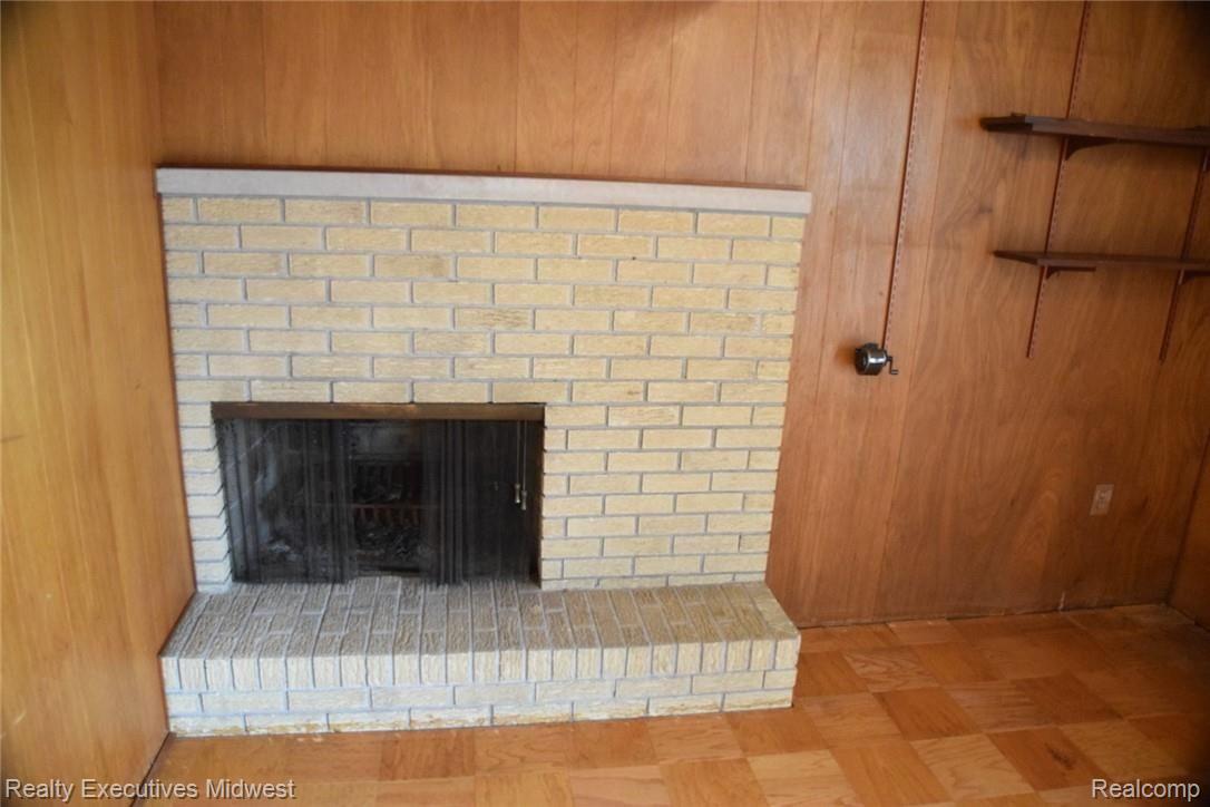 203 Brook Drive Romeo, MI 48065 - Photo 33 of 51 FamilyRoom (5).jpeg