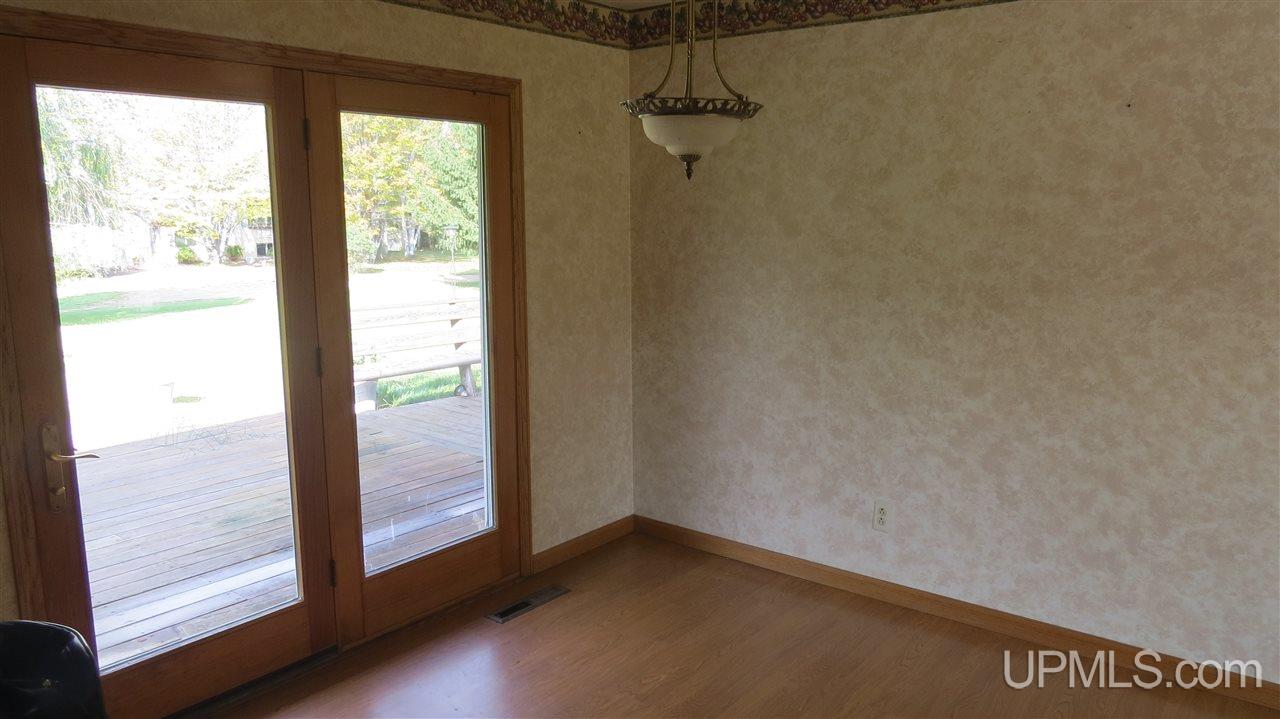 5679 J.5 Road Escanaba, MI 49829 - Photo 3 of 17