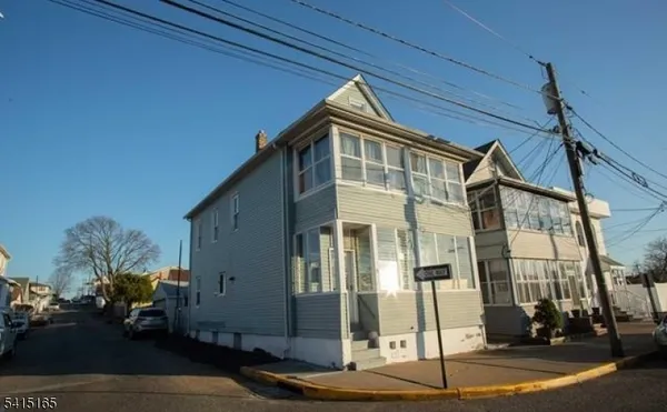 $2,950 | 35 East Place, Unit 2, Lodi, NJ 07644